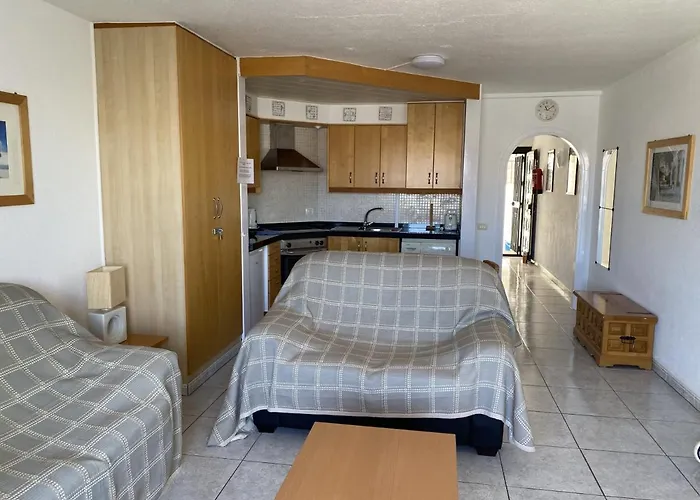 5a1, Victoria Court 1, Avenida Londres 6, Cristianos, 38650, Tenerife * Los Cristianos (Tenerife)
