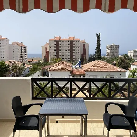 Апартаменты Lovely 1 Bed 5a1, Victoria Court 1, Cristianos, Tenerife Лос Кристианос