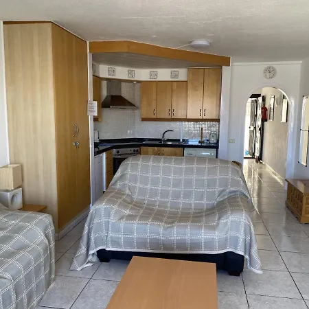 Self Catering Lovely Ground Floor 1 Bed 5a1, Cristianos, Tenerife * Los Cristianos (Tenerife)
