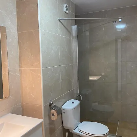 Апартаменты Lovely 1 Bed 5a1, Victoria Court 1, Cristianos, Tenerife *