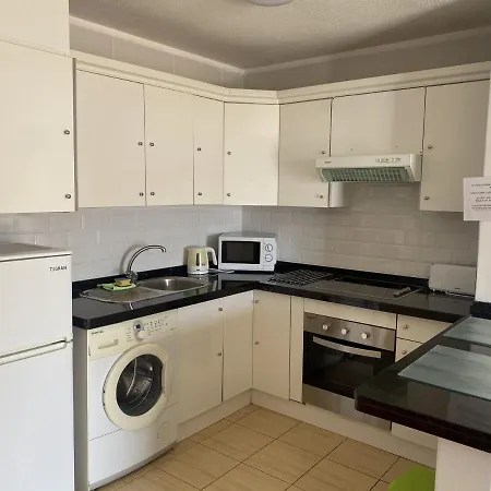 Apartment Self Catering Lovely Ground Floor 1 Bed 5a1, Cristianos, Tenerife Los Cristianos (Tenerife)