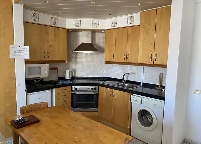 Lovely 1 Bed 5a1, Victoria Court 1, Cristianos, Tenerife *