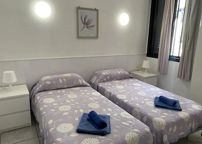 Lovely 1 Bed 5a1, Victoria Court 1, Cristianos, Tenerife * Los Cristianos (Tenerife)