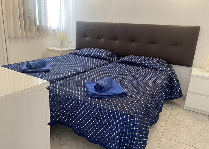 Daire Lovely 1 Bed 5a1, Victoria Court 1, Cristianos, Tenerife *