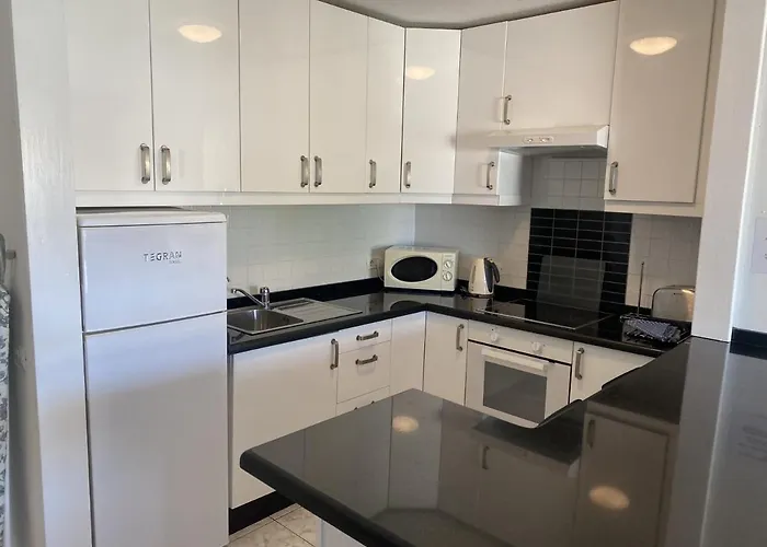 Lovely 1 Bed 5a1, Victoria Court 1, Cristianos, Tenerife * Los Cristianos (Tenerife)