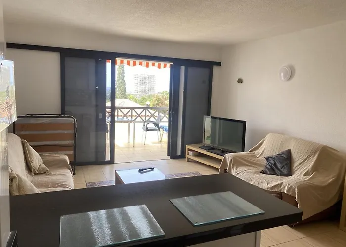 Lovely 1 Bed 5a1, Victoria Court 1, Cristianos, Tenerife * Los Cristianos (Tenerife)